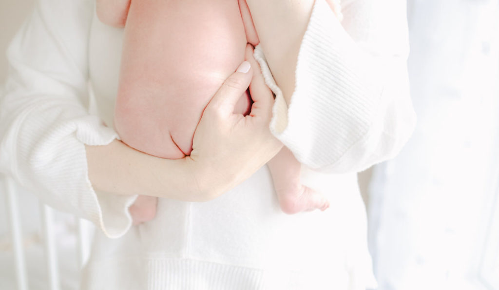 Naperville Newborn Photographer, mom holding baby